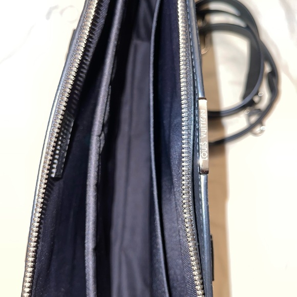 Louis Vuitton Briefcase, Anton Taiga Leather - Picture 7 of 16